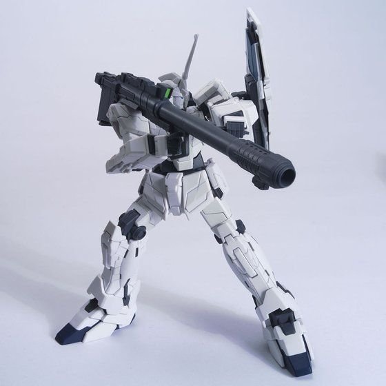 HGUC 1/144 #101 RX-0 Unicorn Gundam (Unicorn Mode) - Image 3
