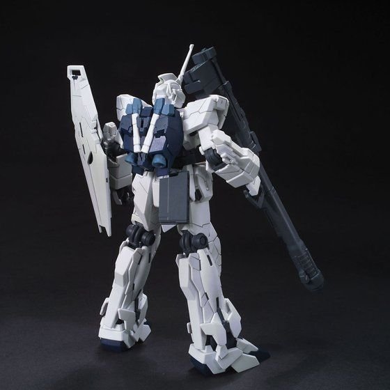 Alternative view of HGUC 1/144 #101 RX-0 Unicorn Gundam (Unicorn Mode)