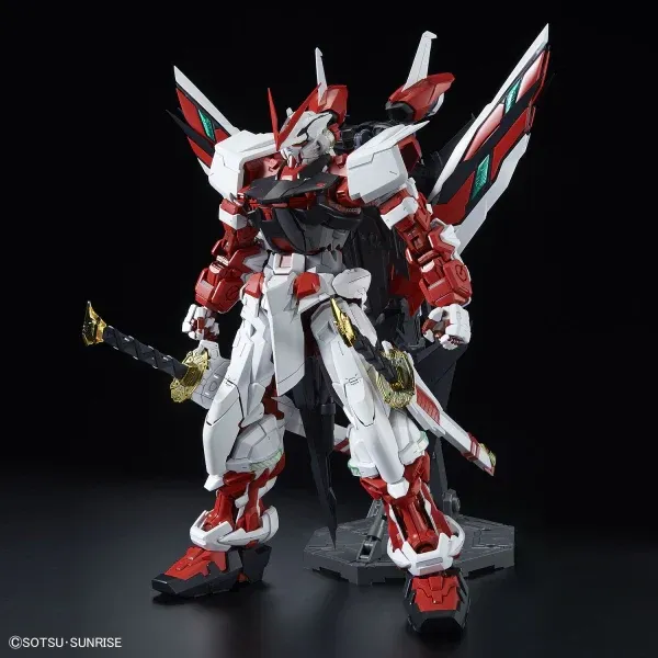 Alternative view of PG 1/60 GUNDAM ASTRAY RED FRAME KAI